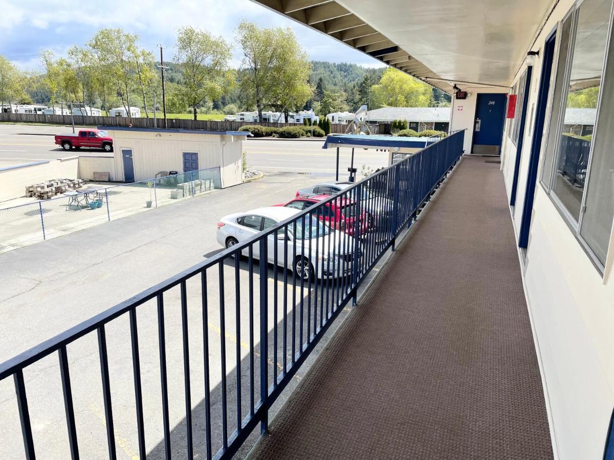 Economy Inn Reedsport Exterior photo